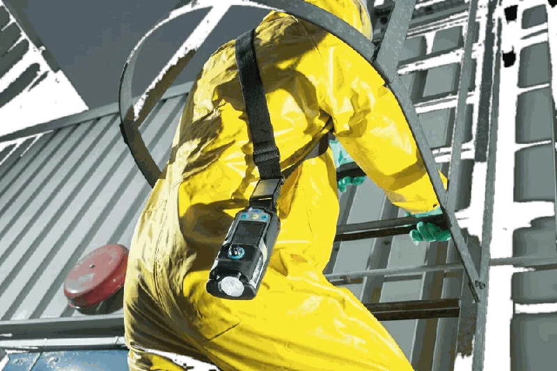 Dräger SPC 2400 — splash-proof suit (PVC / Flexothane) — Specialist protective suits | SafeTech