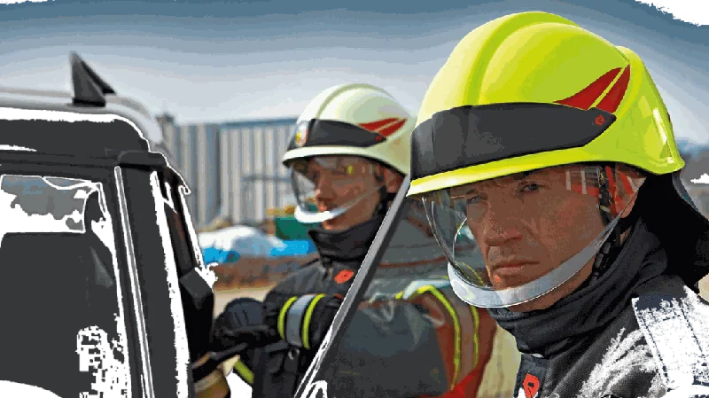 Rosenbauer HEROS-smart — firefighting helmet with integrated protection — Helmets | SafeTech — 2